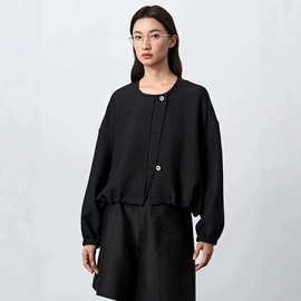 女式针织衫;女式T恤;女式衬衫