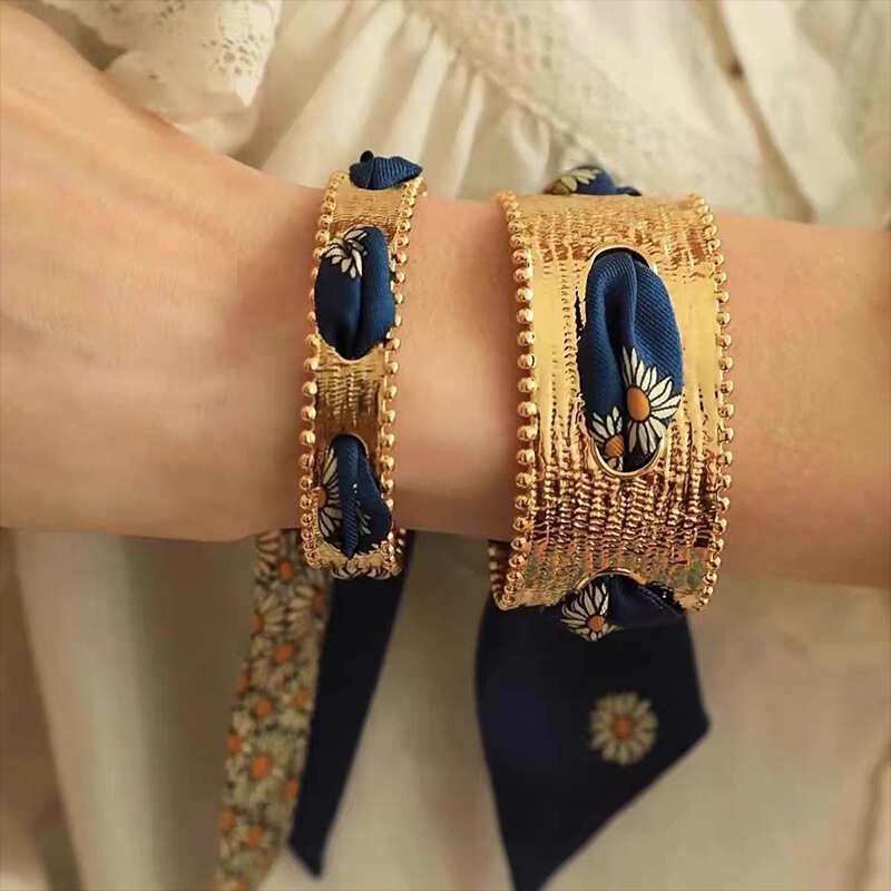 Cross-Border French Monet Garden Small Chrysanthemum Flower Silk Scarf Bracelet Sun Goddess Golden Wide Ribbon Open Hand