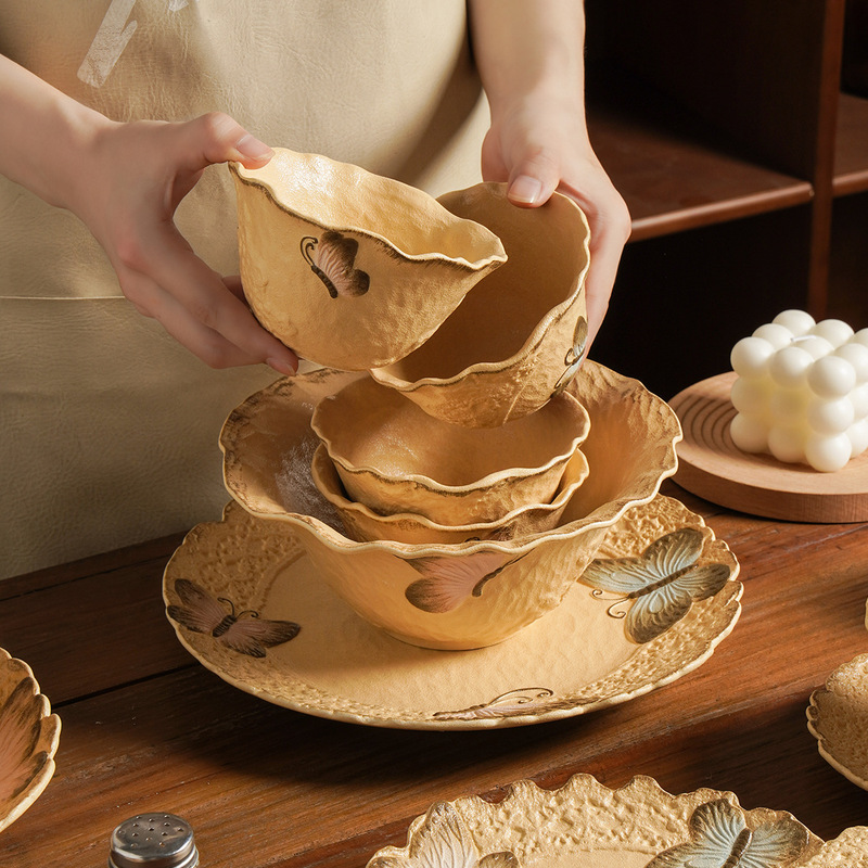 Retro-style underglaze colored honey pomelo butterfly rice bowl, 2026 new model household ceramic tableware, dining bowl, soup noodle bowl Retro-style underglaze colored honey pomelo butterfly rice bowl, 2026 new model household ceramic tableware, dining bowl, soup noodle bowl