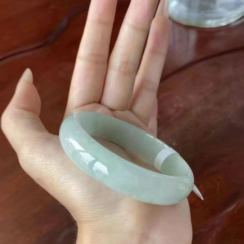 Vòng tay ngọc bích Miến Điện cao cấp màu xanh lục nhạt, kèm giấy chứng nhận chi tiết 5