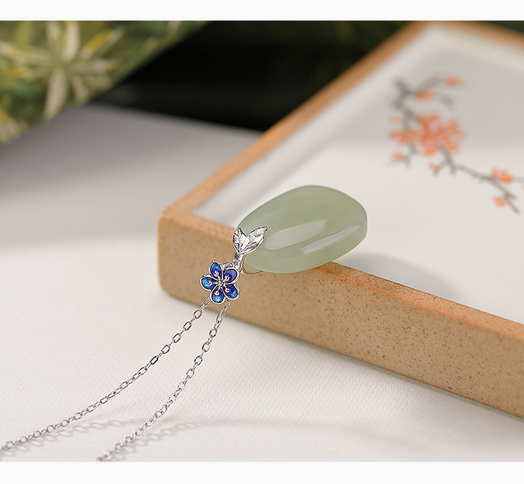 Mặt dây chuyền bạc S925 đính ngọc Hetian tự nhiên họa tiết hoa mận phong cách cổ điển — Mặt dây chuyền đơn (không bao gồm dây chuyền) chi tiết 4