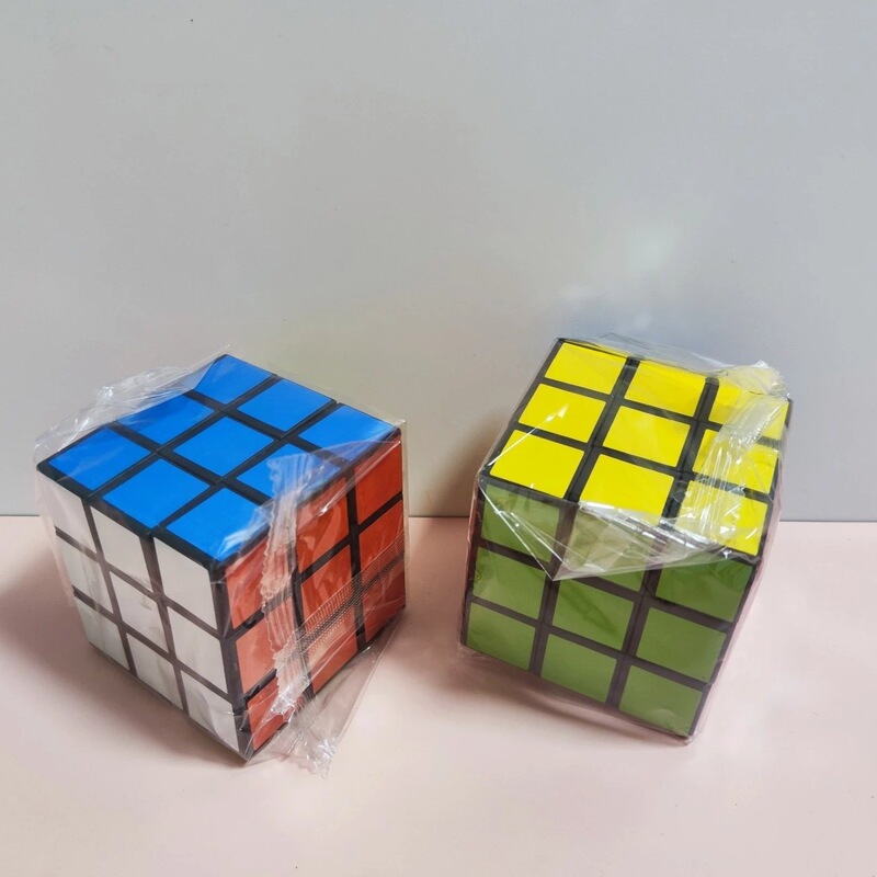 4.5cm Large Rubik's Cube Smooth and Non-stuck, 20 Pieces in a Pack, Two-yuan Store Boutique Third-order Rubik's Cube 4.5cm Large Rubik's Cube Smooth and Non-stuck, 20 Pieces in a Pack, Two-yuan Store Boutique Third-order Rubik's Cube