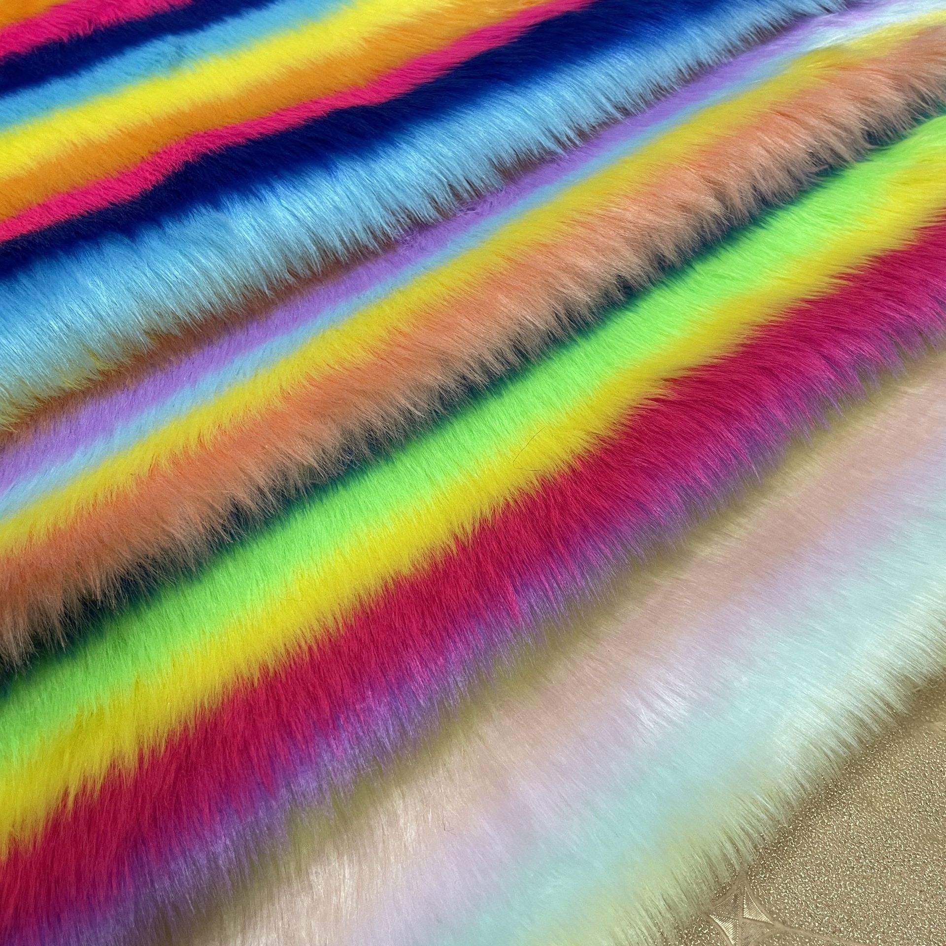 七彩提花长毛绒托斯卡纳彩虹人造毛五彩落水毛海派毛仿兔毛面料