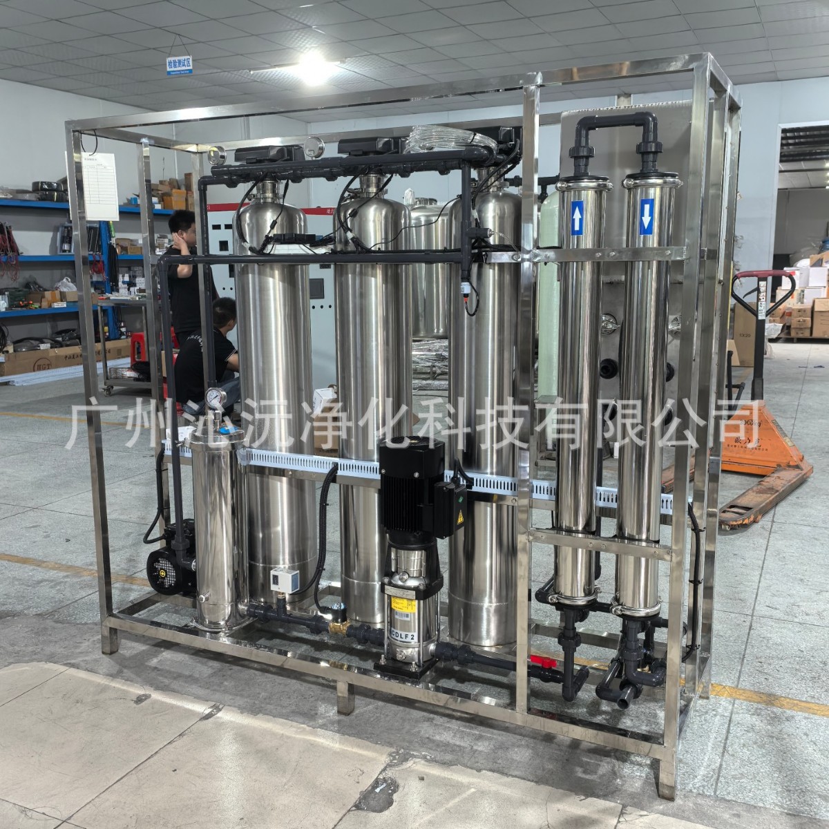 Equipo de tratamiento de agua de ósmosis inversa comercial de alto flujo purificador de agua industrial deionizador de agua pura RO beber agua directa