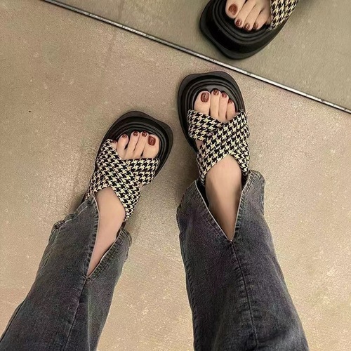 Women's Summer Outdoor Thong Sandals  New European Style Thick Sole Cloud sole Beach Sandals with Half Sandal