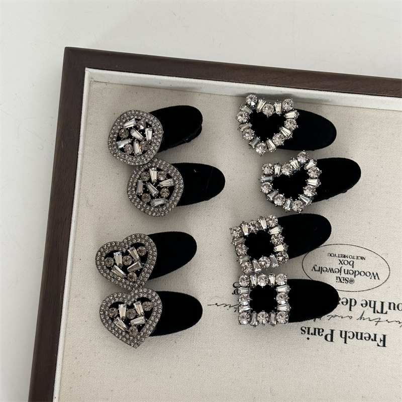 Fermaglio per capelli a forma di becco d'anatra con strass quadrati floccati in stile coreano Mini fermaglio per capelli con frangia piccola di alta qualità_voghion.com