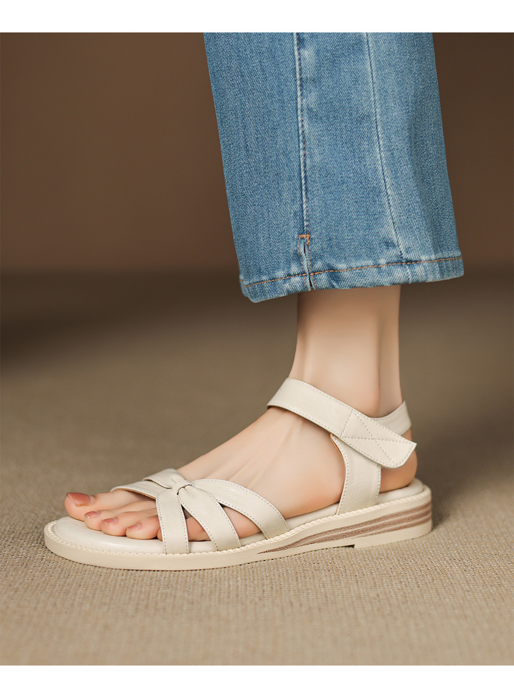Dép sandal nữ quai ngang đế bệt hở mũi phong cách đi biển — màu nâu chi tiết 9