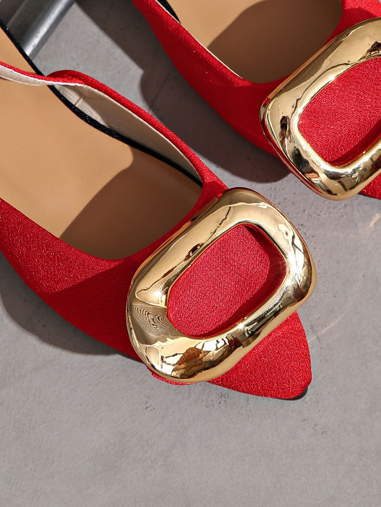 Women's Pointed Toe Flat Sandals Summer New Style Puff Toe Metal Cloth Shoes_vogvips.com