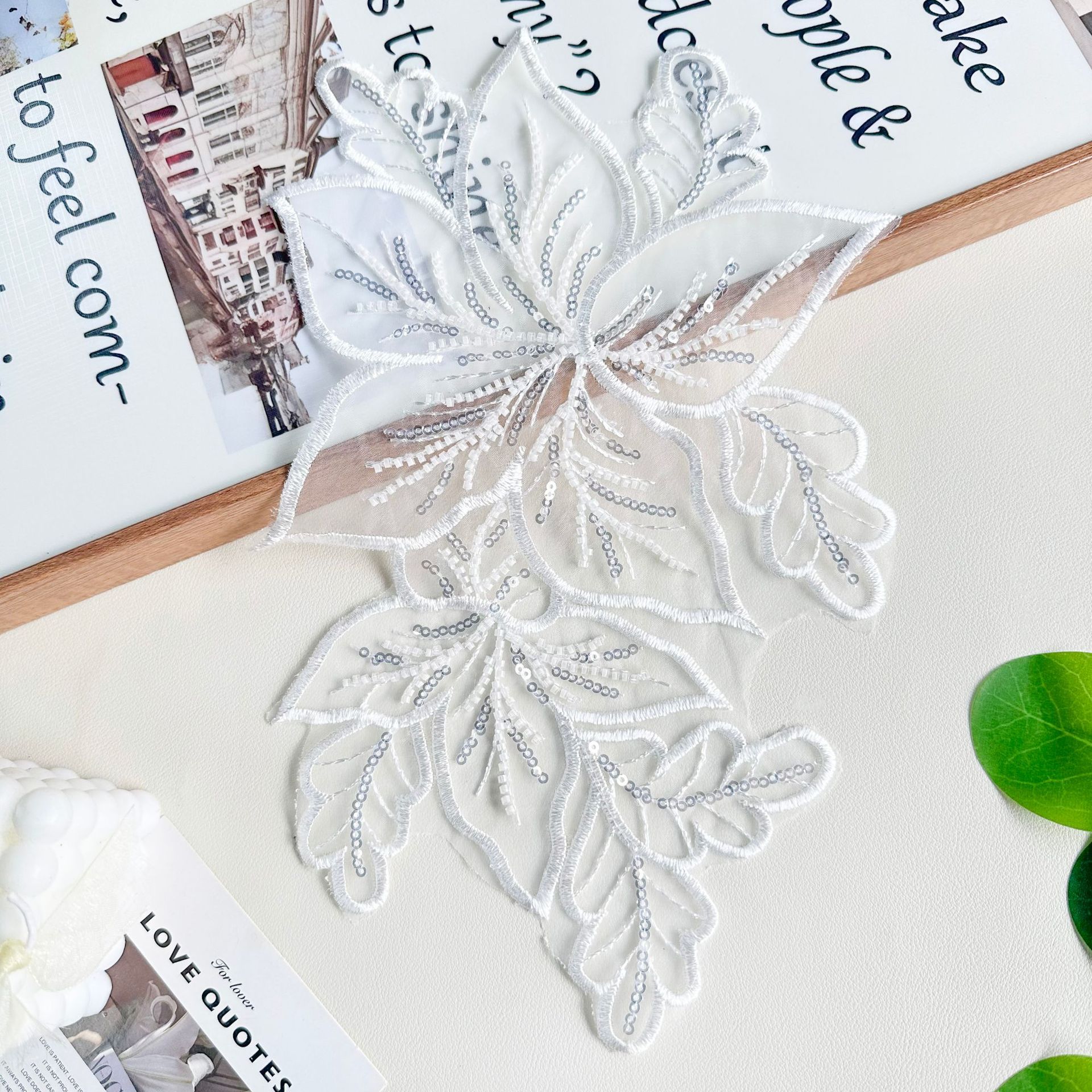 Patches de bordado de encaje blanco, forma de copo de nieve, cuentas decorativas, ropa, bolsas, accesorios, accesorios de bordado hechos a mano. image 5