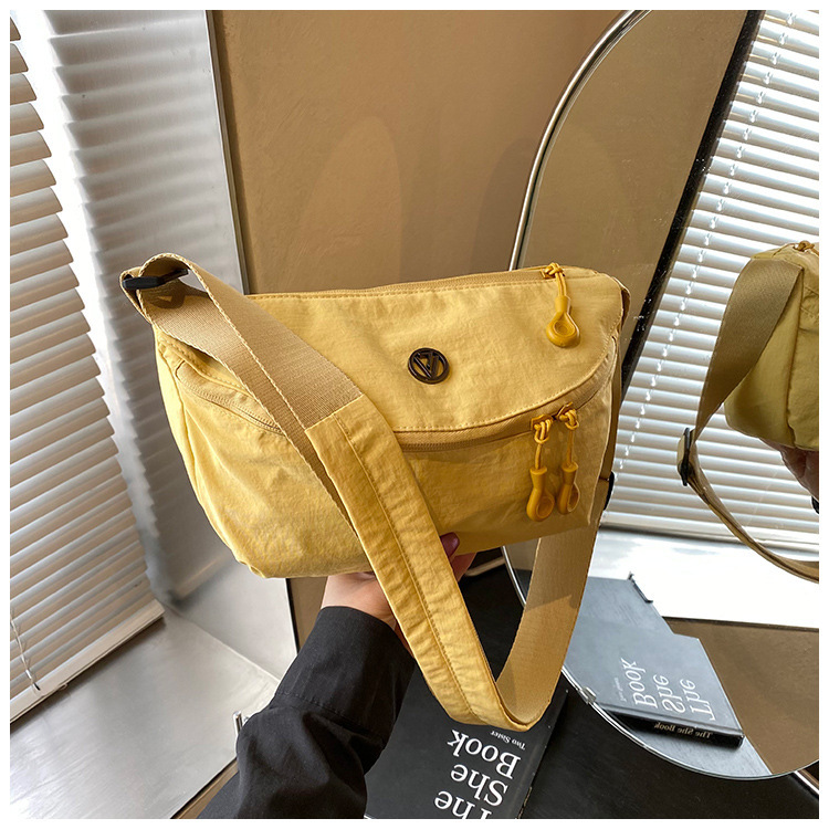 Japanese-Style Ultra-Light Waterproof Crossbody Bag Oxford Cloth Unisex Versatile Single Shoulder Nylon Lightweight Practical Saddle Chest Bag