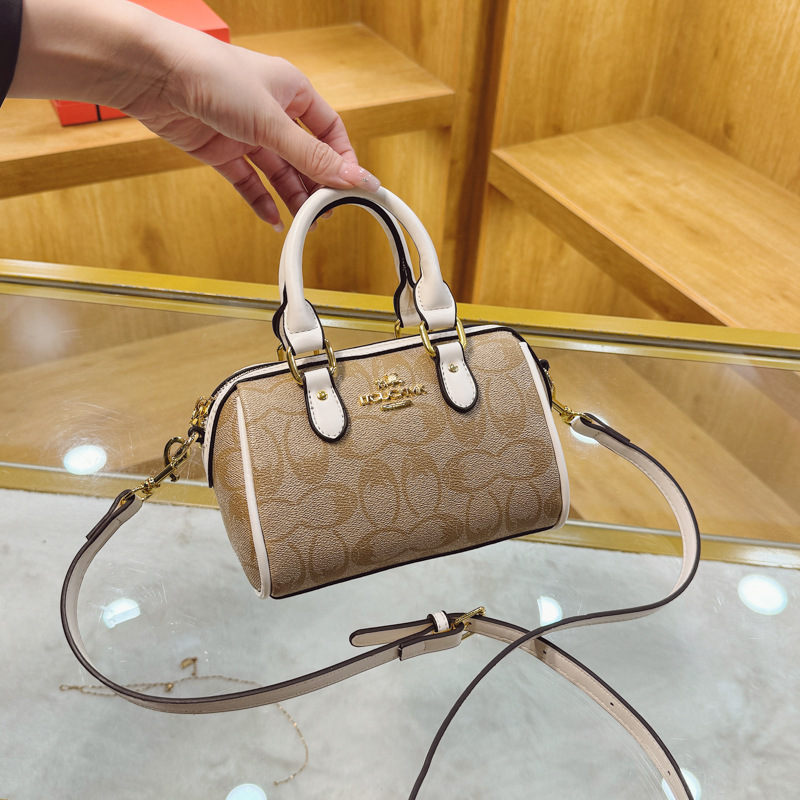 Popular Foreign Trade Wholesale New High-Quality Shoulder Bag 2026 Trendy Brand Classic Crossbody Bag Pillow Bag Women's Bag Popular Foreign Trade Wholesale New High-Quality Shoulder Bag 2026 Trendy Brand Classic Crossbody Bag Pillow Bag Women's Bag