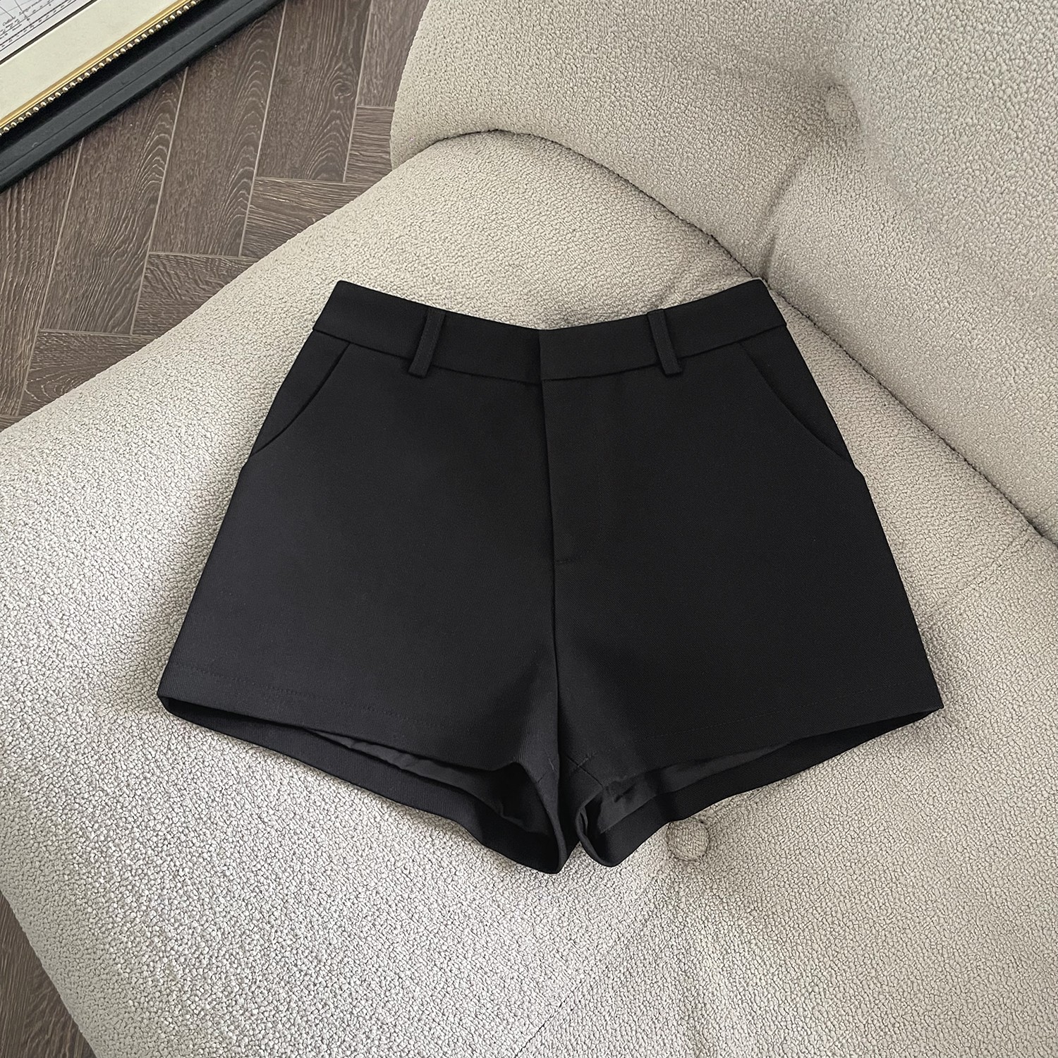 검은색