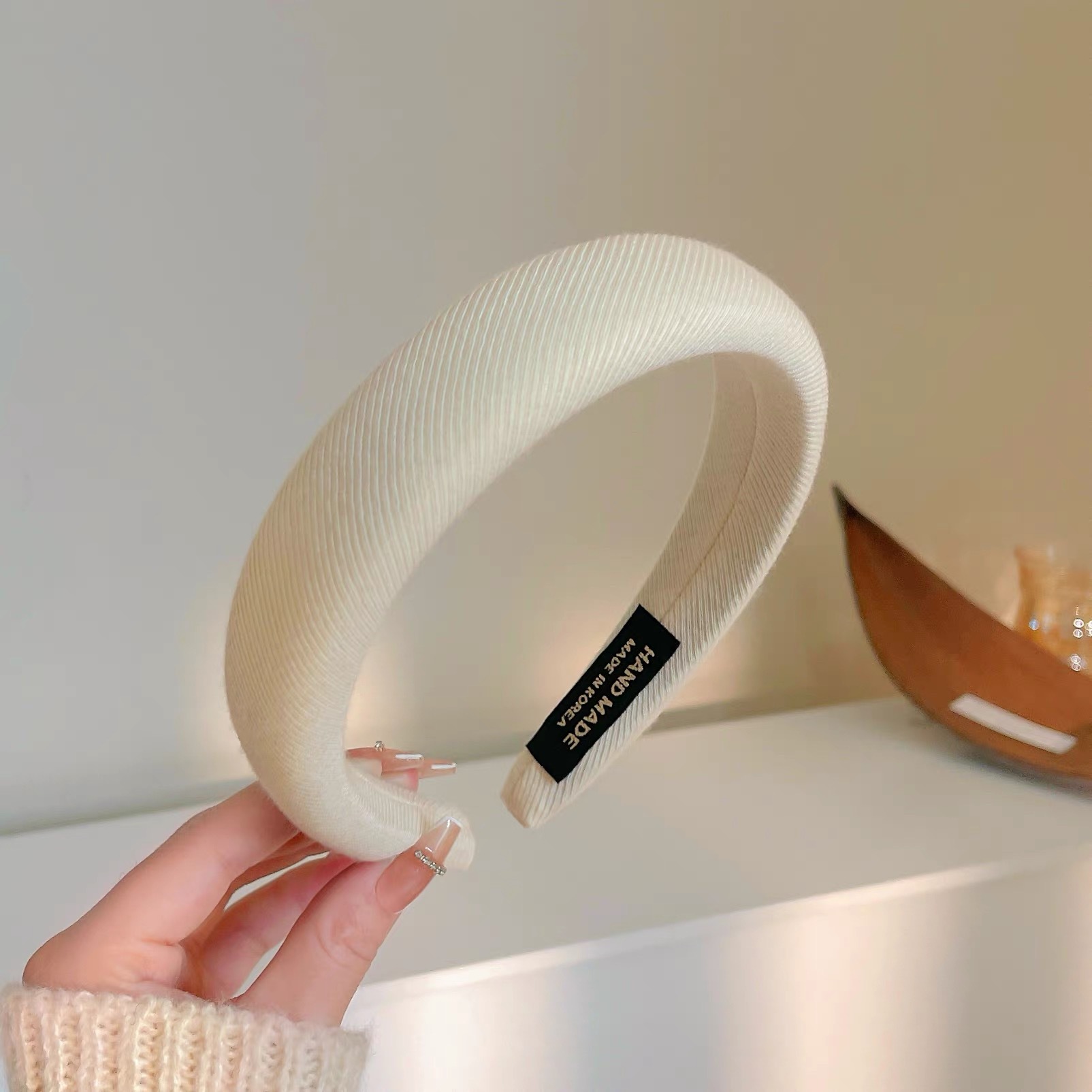 # 148m colors twill wide brim headband