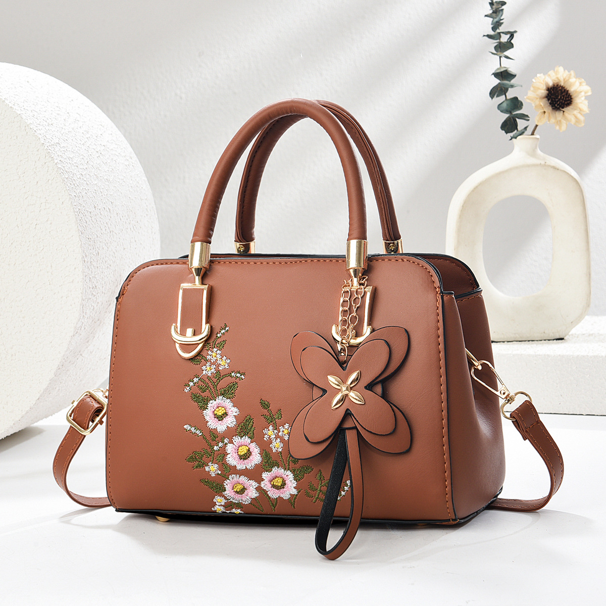 Bolso de mano bolso de madre bordado de estilo nacional bolso de mensajero de un solo hombro elegante y atmosférico