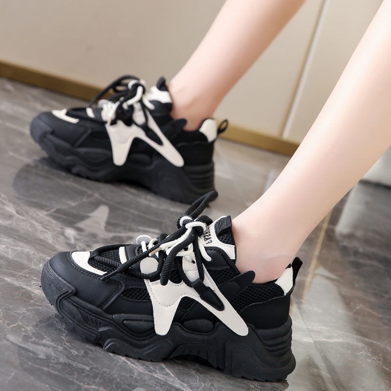 2026 zapatos de suela gruesa primavera-verano doble malla transpirable Maillard suela suave ligera aumento delgada zapatillas deportivas antideslizantes
