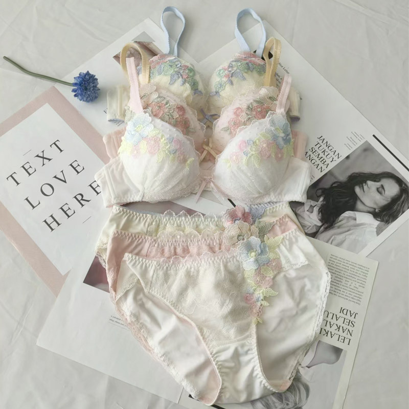 2024 New Japanese Lace Flower Low Chicken Heart Underwear suit Comfortable Rings Disc Chest Bra Panties