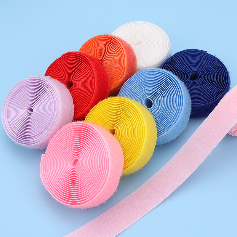 Velcro de color al por mayor 2cm de ancho gancho texturizado sin adhesivo de espalda pegatina madre ropa de bebé zapatos y sombreros pegados hebilla