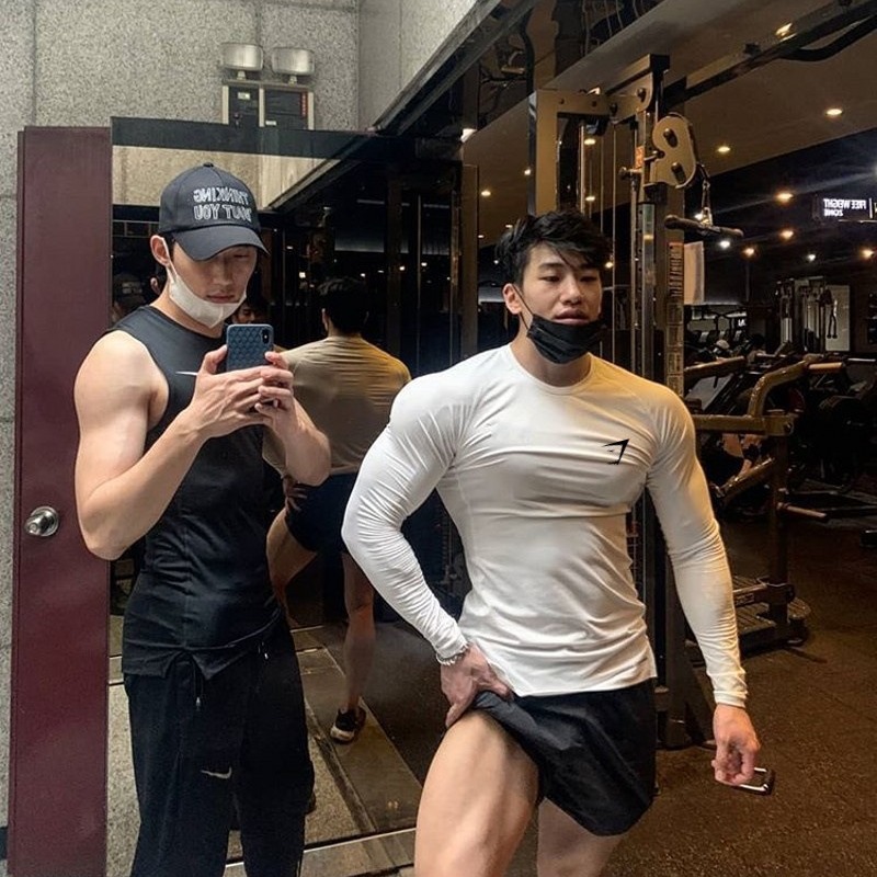 Cruzar la frontera de los hombres Fitness medias deportivas de manga larga de secado rápido músculo matando camiseta deportes estiramiento cuello redondo slim fit transpirable