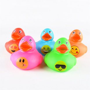 Factory direct wholesale duck vinyl children bath toys vinyl toys pinch little yellow duck expression duck