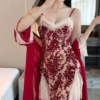 Burgundy jacket, lifting effect