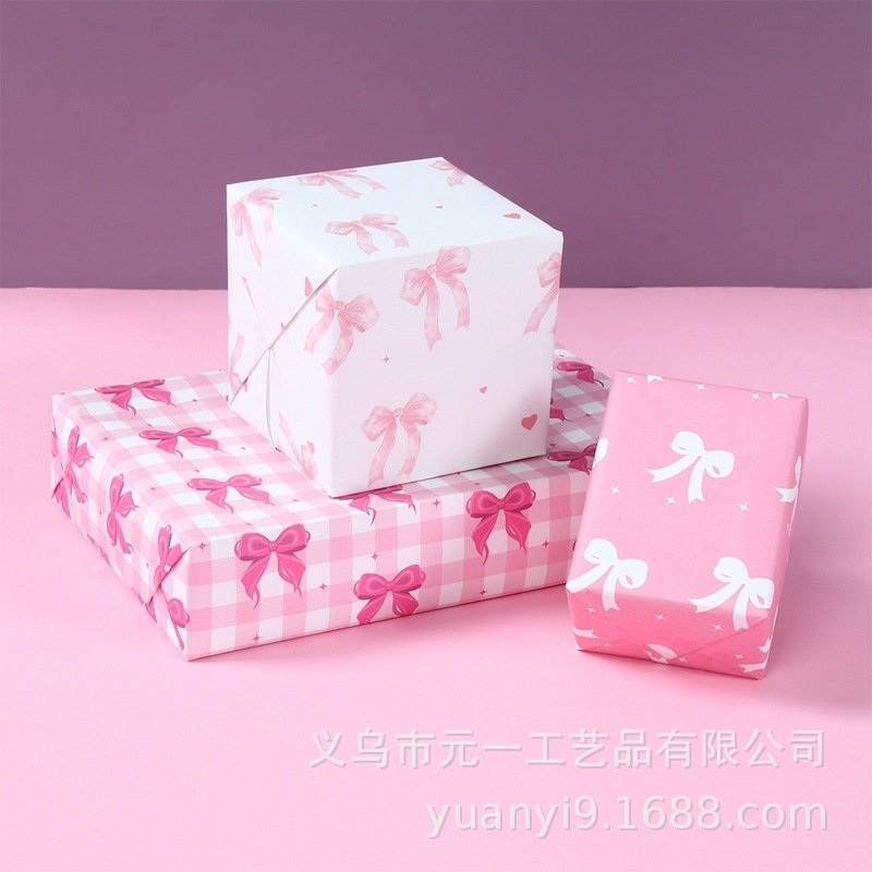 Bag with bow