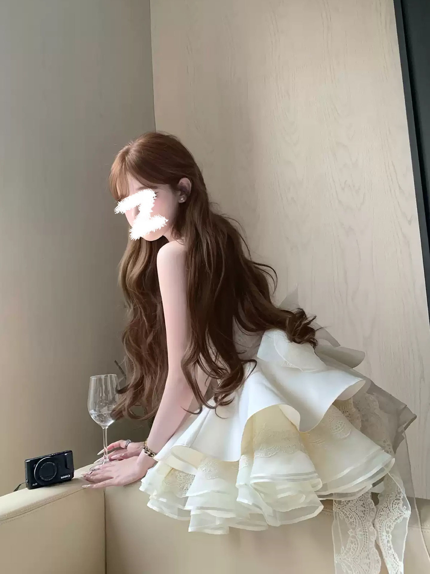 Đầm suông nữ midi tay không ren xếp tầng nơ lớn — màu trắng ngà
