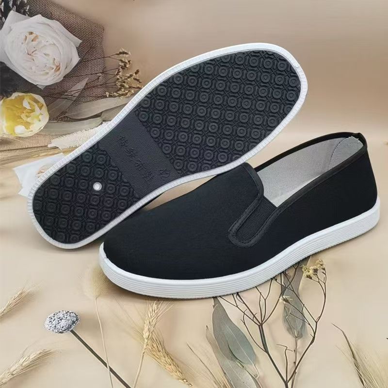 Zapatos de tela de Beijing antiguos genuinos para hombres casuales zapatos de tela negra antideslizantes y resistentes al desgaste cómodos zapatos de cocina de trabajo