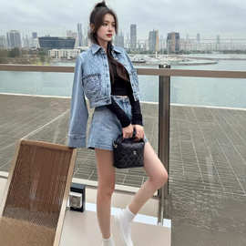 香家新款经典双C绗缝刺绣牛仔短裤女网红同款小香风甜辣显瘦热裤