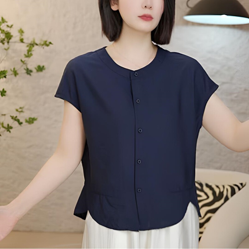 2026 New Style Round Neck Buttoned Short-Sleeved Stylish Shirt with Slit at the Hem, Versatile and Slimming Women's Shirt Top 2026 New Style Round Neck Buttoned Short-Sleeved Stylish Shirt with Slit at the Hem, Versatile and Slimming Women's Shirt Top