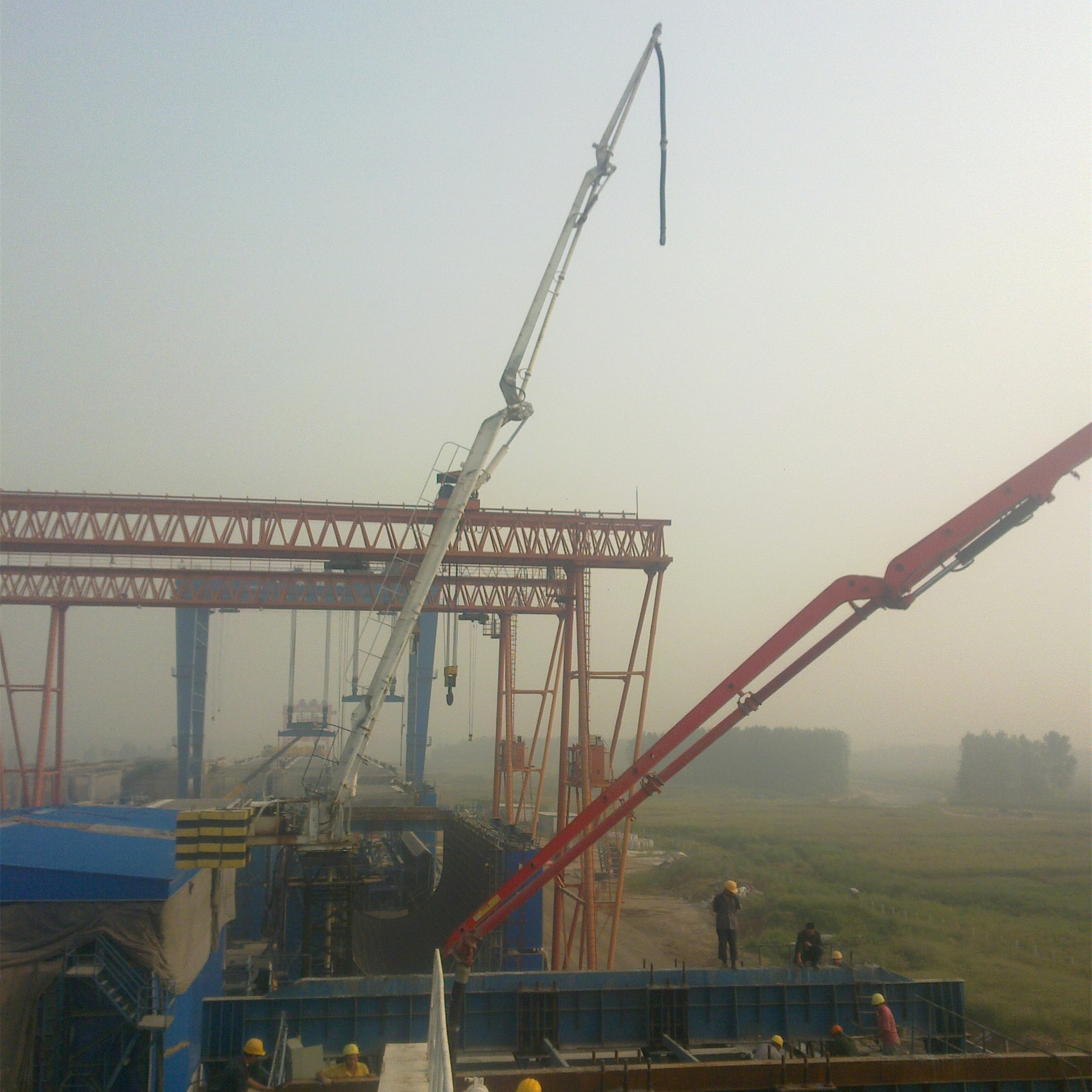 内爬式布料机 液压式的布料机 布料半径21m HGY21电梯井内布料机