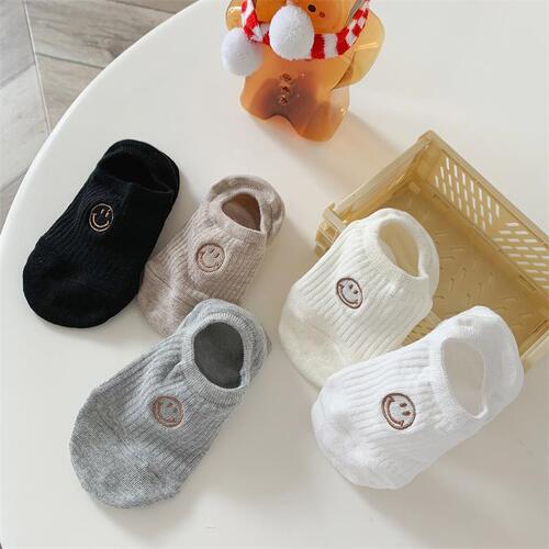 Boat socks for women summer embroidered smiling face invisible socks solid color cotton with silicone anti-slip and non-falling socks shallow mouth socks for women