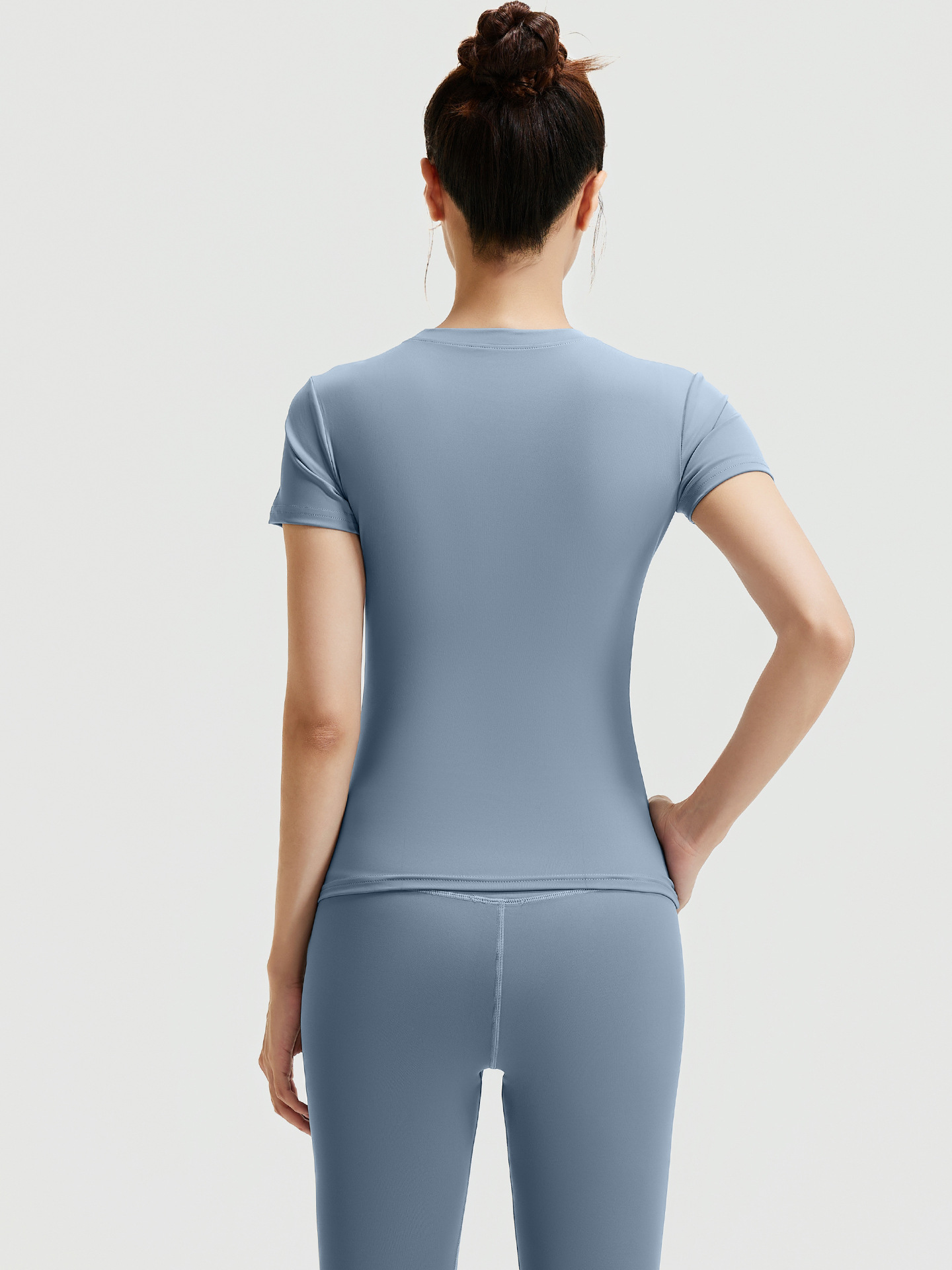 Juyi Tang ropa de yoga de verano, camisas deportivas de correr, pantalones cortos de manga corta de color sólido, dos piezas para mujeres