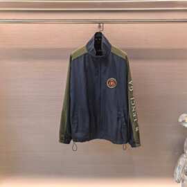 高品质秋冬新款巴黎B家联名款曼联徽章运动外套冲锋衣外套男女
