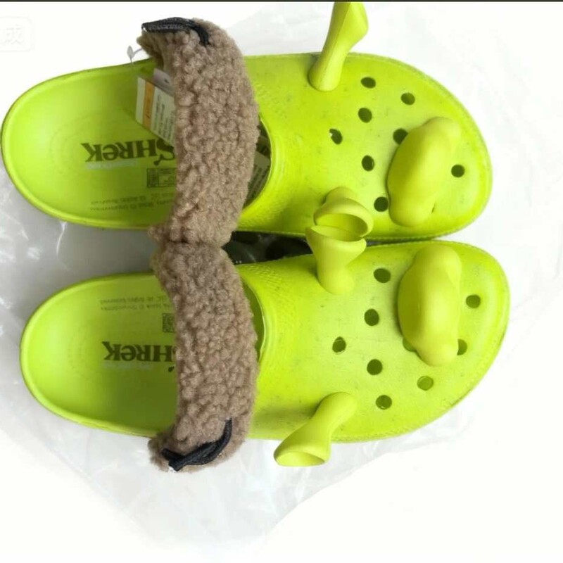 Croc Shoes Shrek 2025 New Fashionable, Plaid, Non-Slip Sports Dopamine High-Looking Croc Shoes
