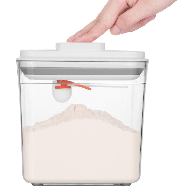 Caja de almacenamiento de alimentos cuadrada Tanque sellado de grado alimenticio Tanque de almacenamiento de gran capacidad de grano de plástico y especias con tapa