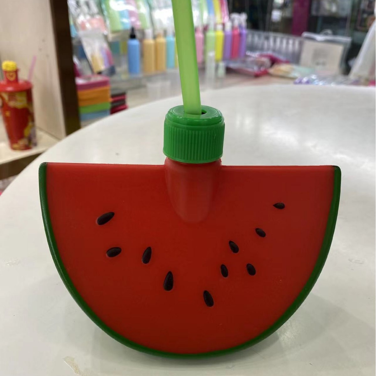 Taza de sandía creativa para niños, con pajilla, apta para jugos y té con leche, fabricada en plástico, venta al por mayor.