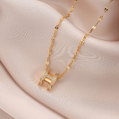 Korean-style new gold H-letter titanium steel necklace for women—exclusive, high-end, Instagram-worthy fashion clavicle chain available wholesale.