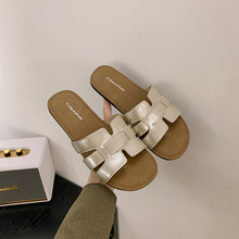 ƽ����ЬŮ�⴩2025���ļ��r��ɳ�����ϰٴ�W�t���|һ�֛���Ů��