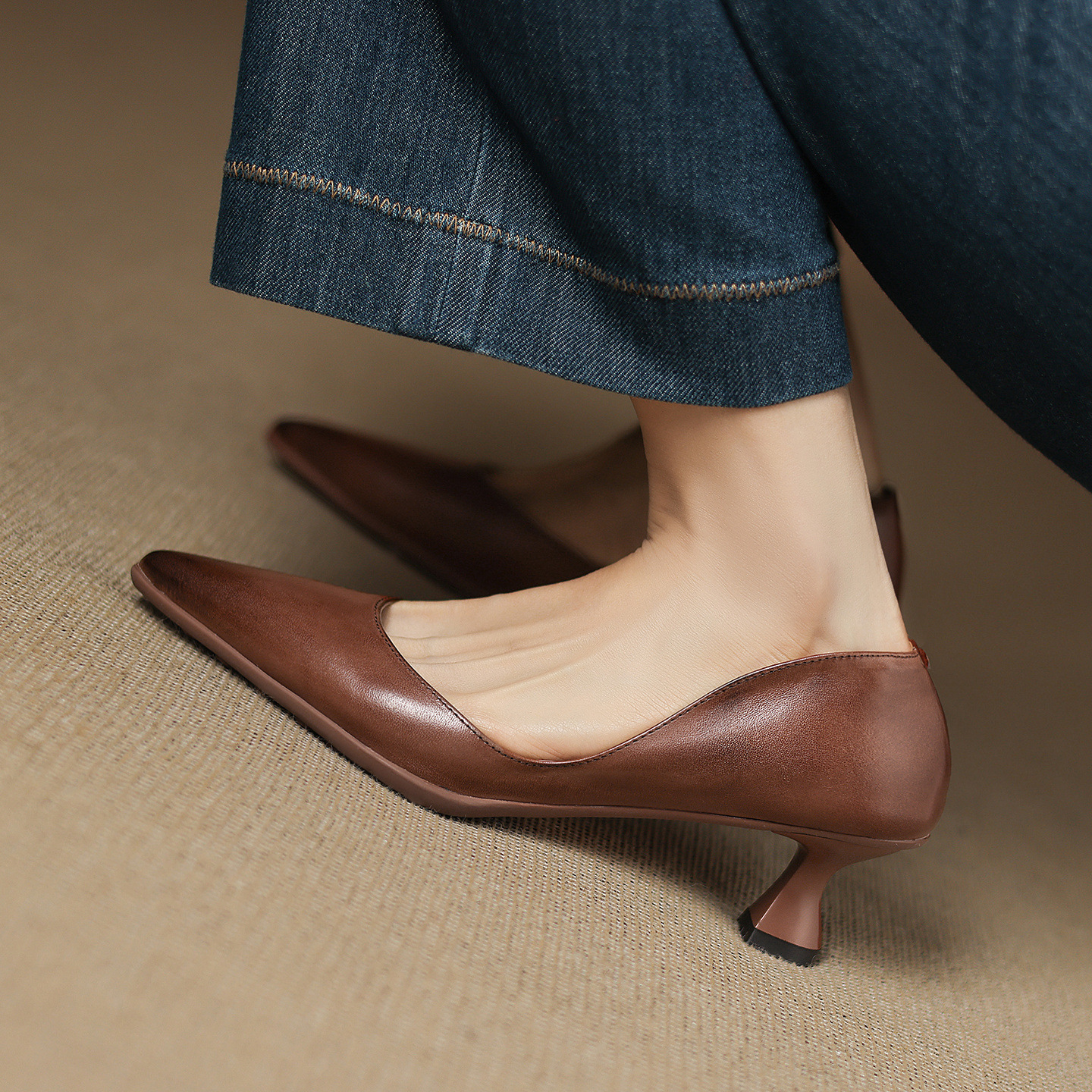 Giày cao gót nữ mũi nhọn da bò 5 cm phong cách Hàn Quốc đế mềm — màu nâu