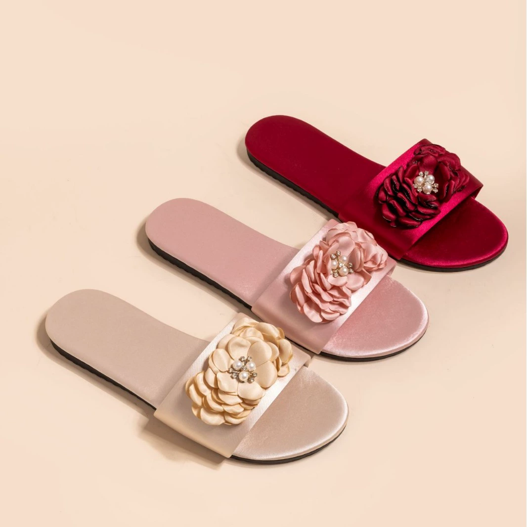 Свадебная невеста тапочки вышивка 2024 новый стиль свадебная девушка атласный красный тапочки свадебный халат с обувью женщина