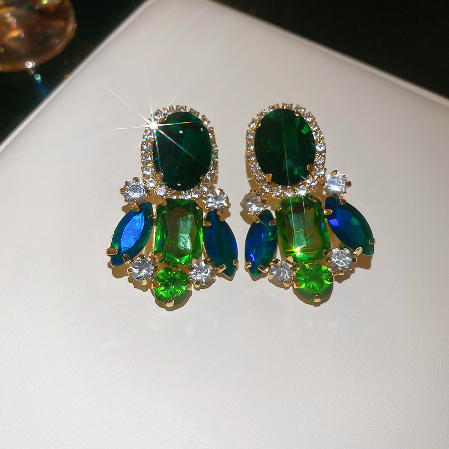 Temperamento de pendientes verdes pendientes ligeros lujosos de alto nivel sensación de pendientes zircon flores joyas geométricas al por mayor fábrica