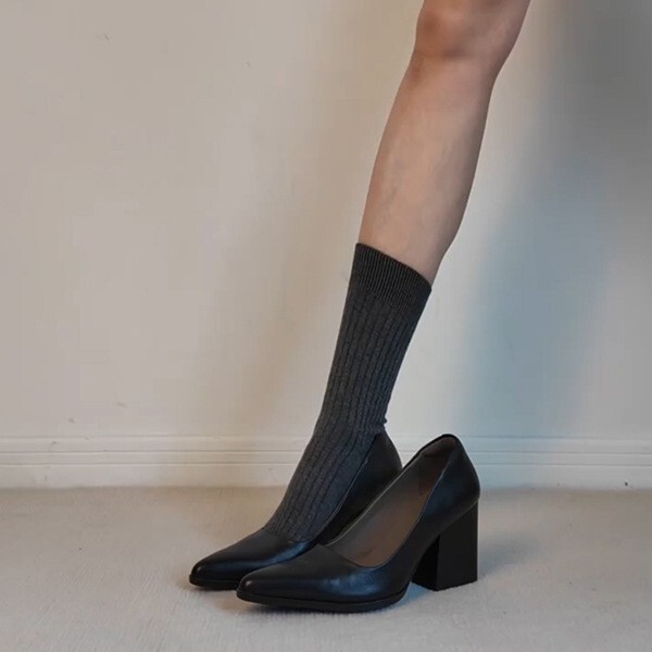 Ready-Made Genuine Leather Thick-Heeled Comfortable Pointed-Toe Shoes for Women, Versatile Commuting Shoes That Are Not Tiring for Feet, High-Heeled Shoes, Small Leather Shoes