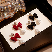 银针复古红色植绒蝴蝶结珍珠耳环满钻超闪轻奢气质款新年圣诞耳环