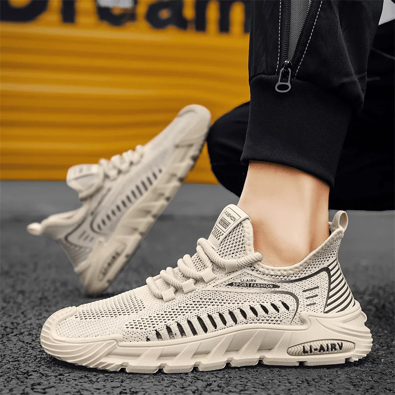 Zapatos de hombre 2025 nuevo estilo verano transpirable de malla fina zapatos de red de aumento casual zapatos deportivos de moda voladores de todo fósforo para hombre