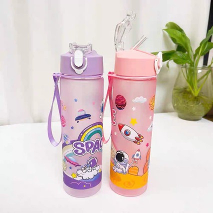 Taza de agua mate con dibujos animados de astronauta, cubierta de rebote, pajita especial, plástico portátil, hervidor.