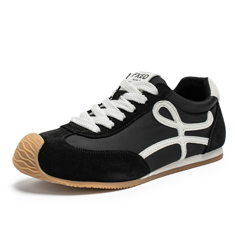 Diseñador verano piel de gamuza, seda de hielo, transpirable, zapatos deportivos Forrest Gump con cordones personalizados, estilo de Hong Kong, zapatos de moda para hombres