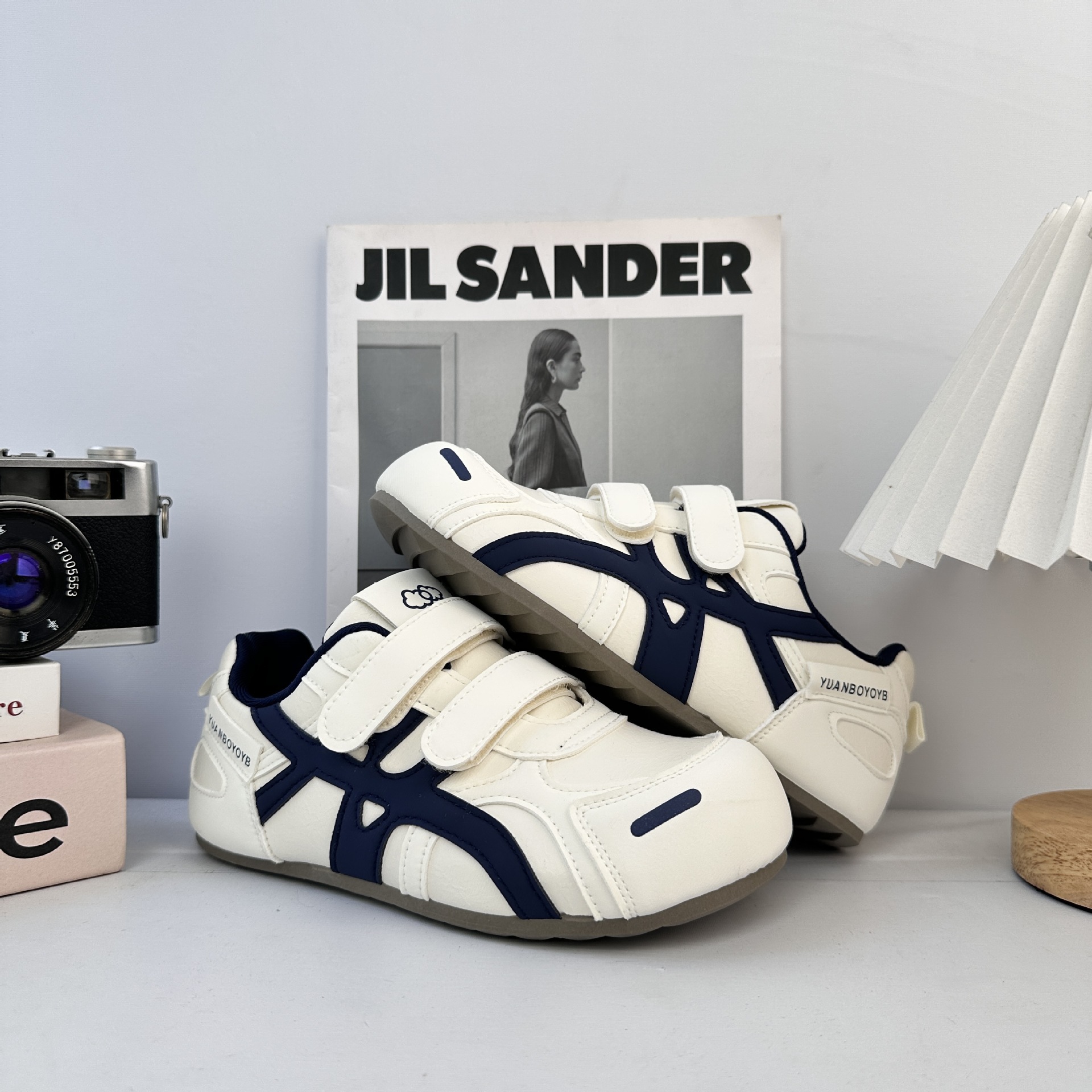 Zapatos blancos de fondo grueso para mujeres 2025 nuevos zapatos casuales de mujer de otoño, zapatos casuales de skate, zapatos casuales universales