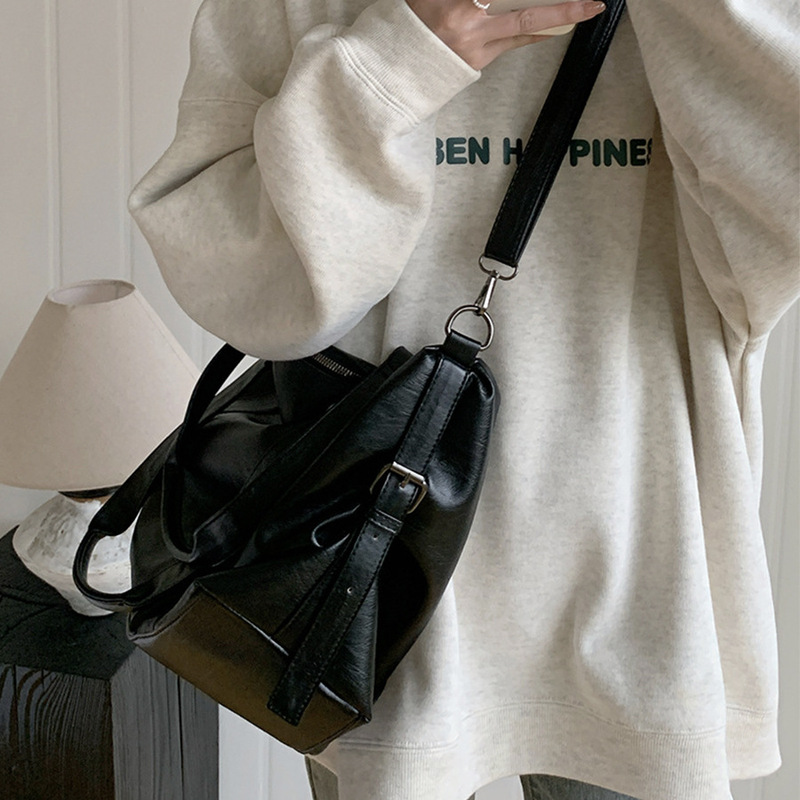 Trendy Cool Portable Travel Bag Women's 2024 New Casual Tote Bag Large Capacity Crossbody Bag Luggage Bag Neutral