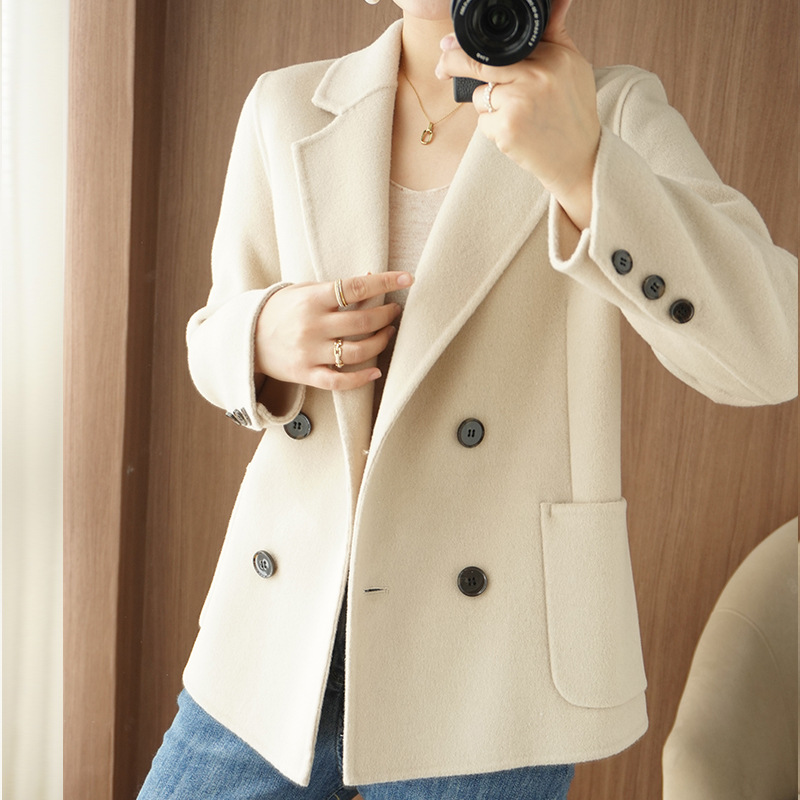 Classic suit for leisure