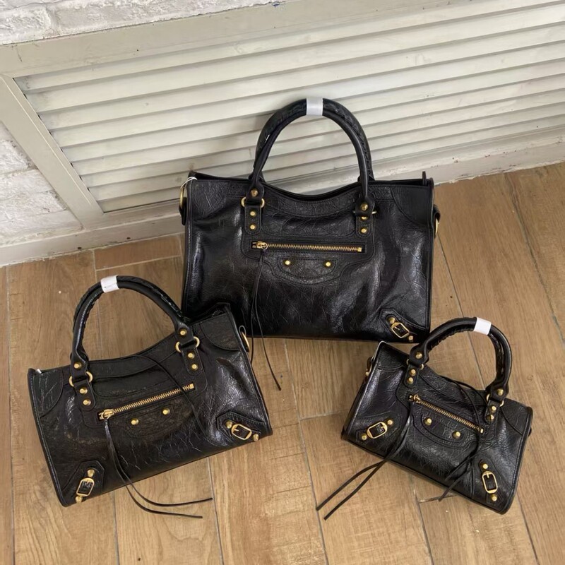 26 New Styles of Oil Wax Leather Paris Motorcycle Bags for Women, Hot Girl French Style High-End Retro Rivet Bags, Hand-Held Shoulder Bags